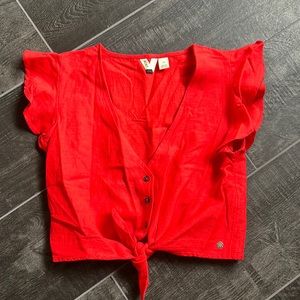 Brand new, never worn Roxy crop!